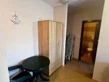 прихожая со шкафом
