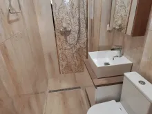 ванная комната с туалетом
