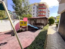 територія комплексу, дитячий майданчик