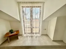 Студія, вікно