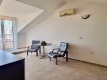 Студія, вікно
