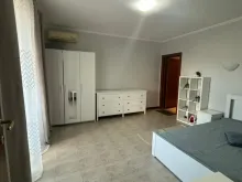 Кровать в спальне