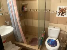 ванная комната с туалетом
