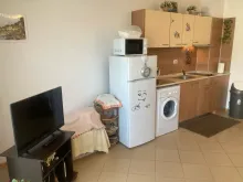 телевизор и шкаф