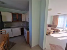 Трикімнатний пентхаус: вітальня, кухня