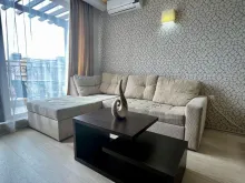 Harmony Suites 2 | Двокімнатна квартир: вітальня, кухня