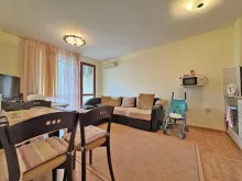 Royal Bay 2 | Двокімнатна квартира: вітальня, кухня