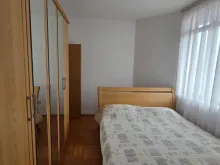 Кровать в спальне