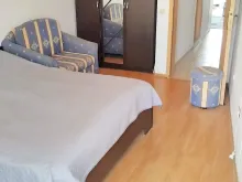Спальня с кроватью шкафом