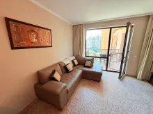 Barcelo | Трикімнатна квартира: вітальня, кухня