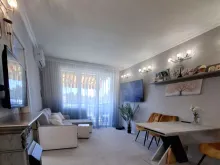 Vip Vision | Елегантний двокімнатний апартамент: вітальня, кухня