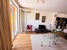 Sineva Del Sol | Двокімнатна квартира : вітальня, кухня