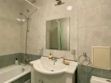 Ванна кімната з туалетом