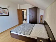 Кровати шкаф в спальне