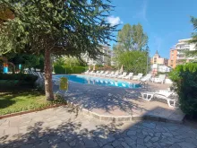 Бассейн в комплексе Rose Village