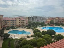 комплекс, территорія, бассейн