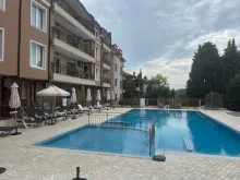комплекс, территорія, бассейн