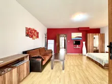 Panorama Bay 1 | Двокімнатний апартамент біля моря з видом на басейн у Святому Власі