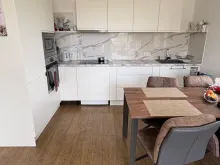 Pomorie Residence | Двокімнатний апартамент біля моря в сучасному комплексі Поморія