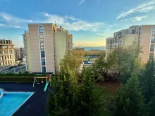 комплекс, территорія, бассейн
