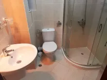 ванная комната с туалетом