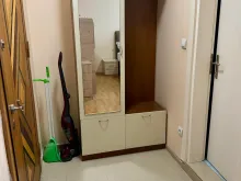 прихожая со шкафом