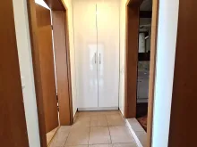 Прихожая со шкафом