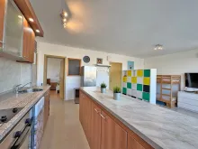 Villa Discovery | Двокімнатна квартира біля моря — простір, комфорт і вид на місто