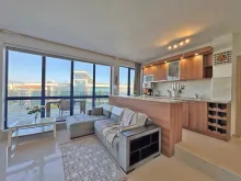 Villa Discovery | Двокімнатна квартира біля моря — простір, комфорт і вид на місто