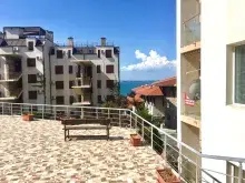 комплекс, территорія, бассейн