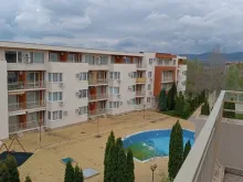 комплекс, территорія, бассейн