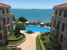 комплекс, территорія, бассейн