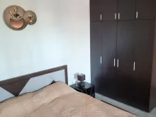 ліжко у спальні