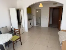 вітальня и кухонна зона