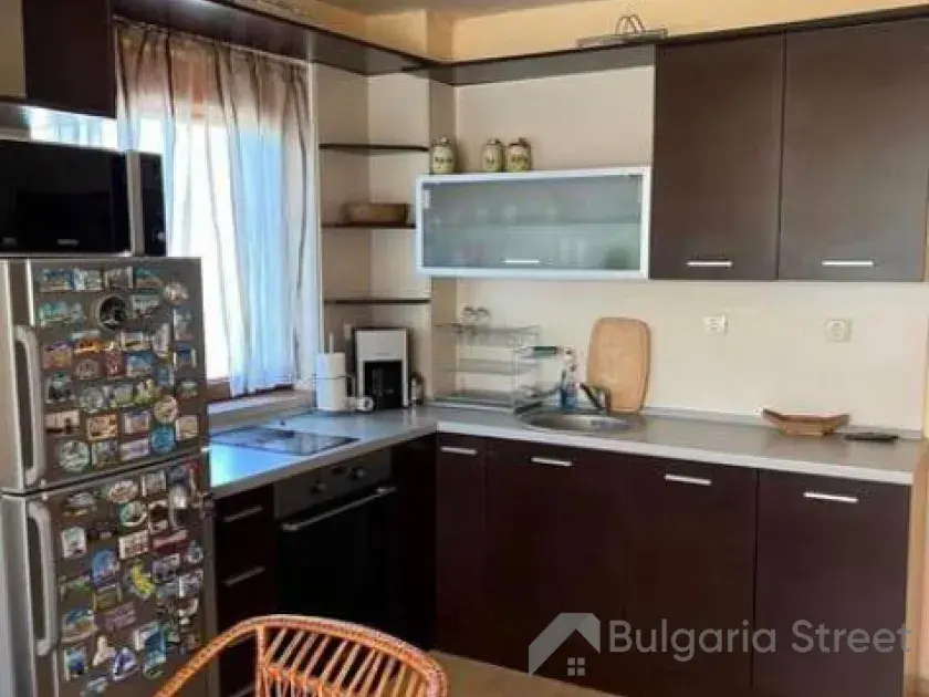 простора вітальня