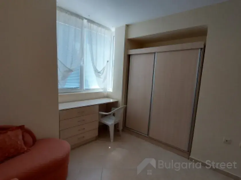шафа у спальні
