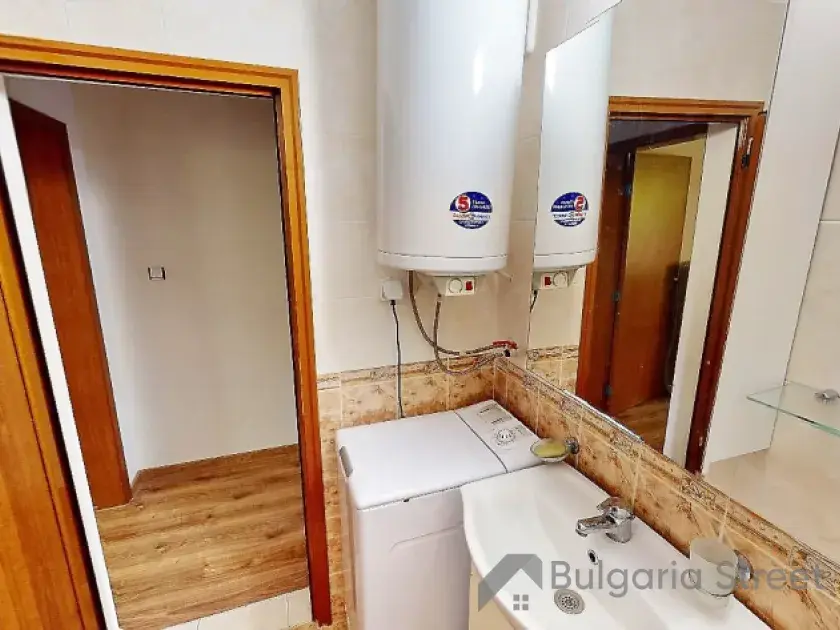 ванна кімната з туалетом