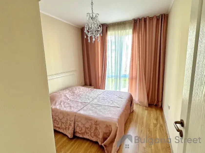 простора спальня