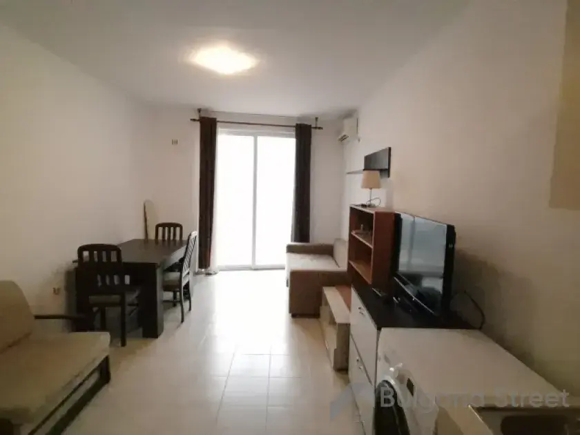 кімната з виходом на терасу