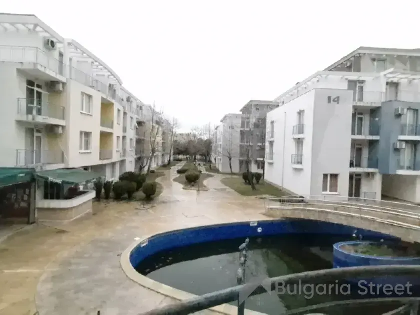 басейн на території комплексу