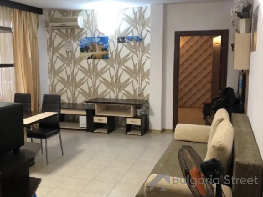 диван у вітальні