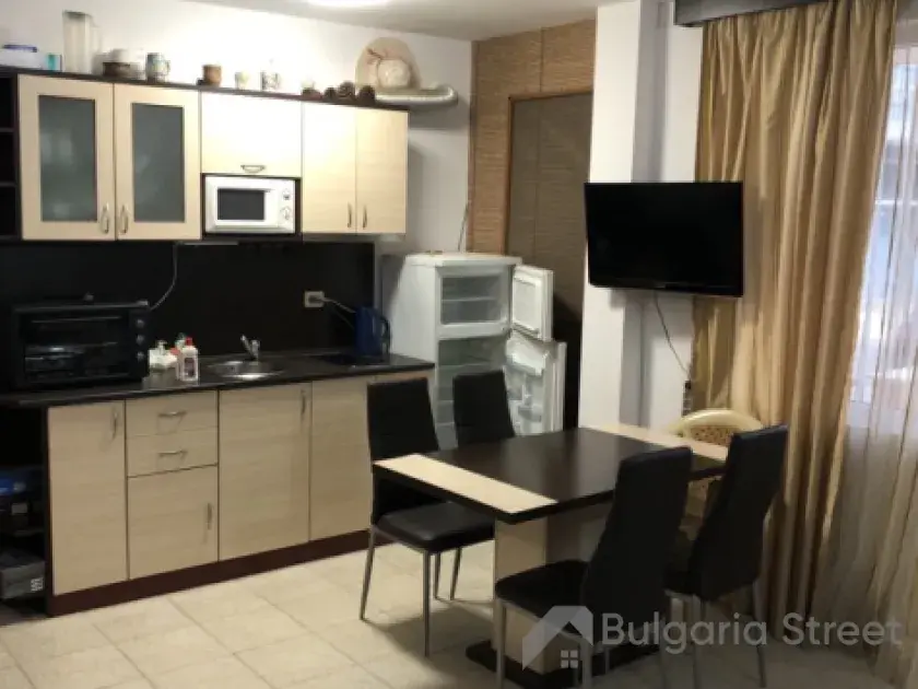 кухонний бокс у вітальні