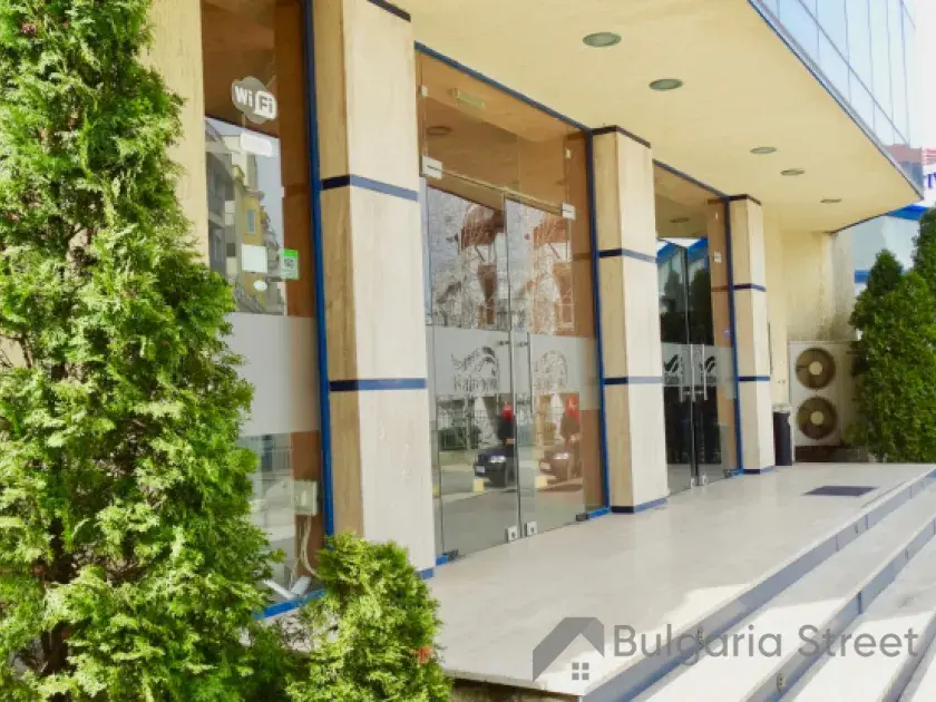 вхід до комплексу