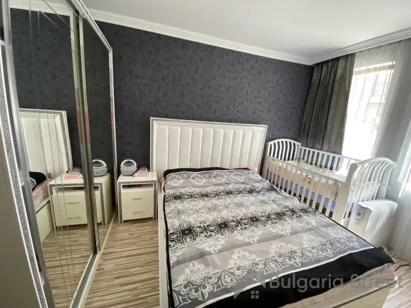 двоспальне ліжко