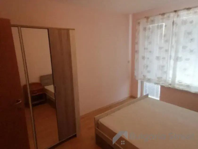 ліжко у спальні