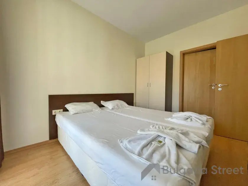 ліжко у спальні