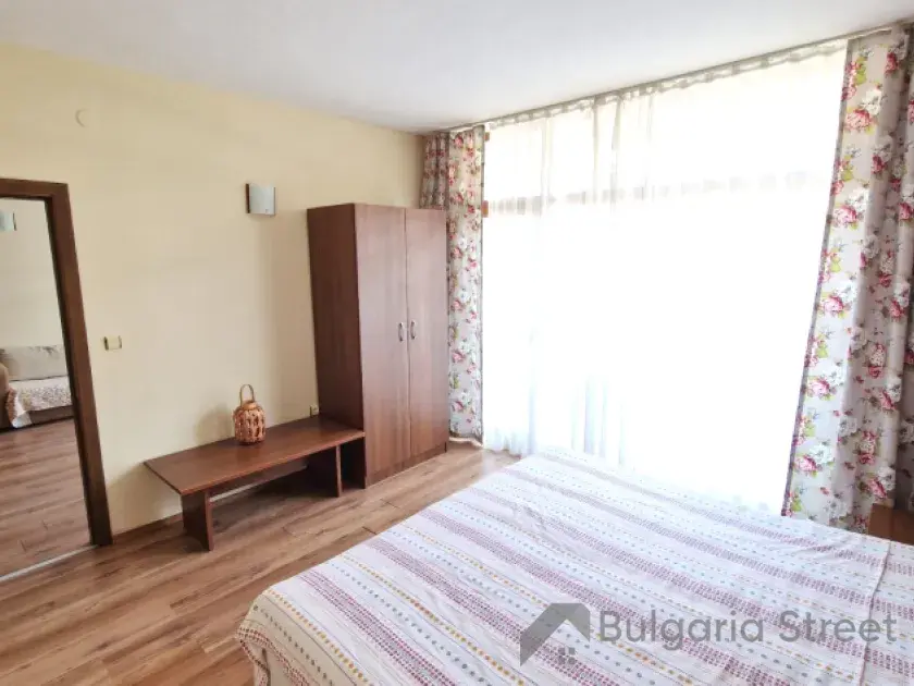 панорамні вікна у спальні