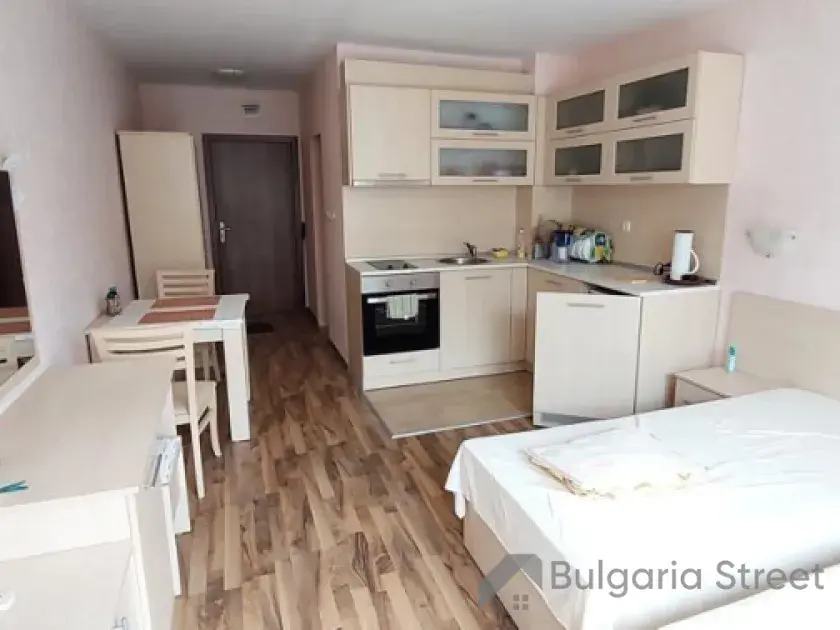 ліжко у вітальні