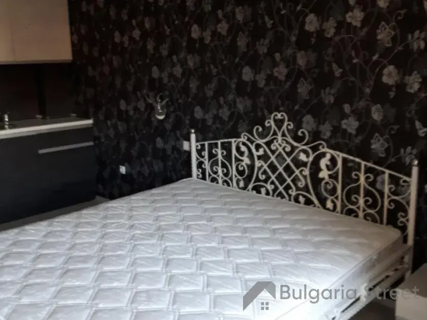 двоспальне ліжко