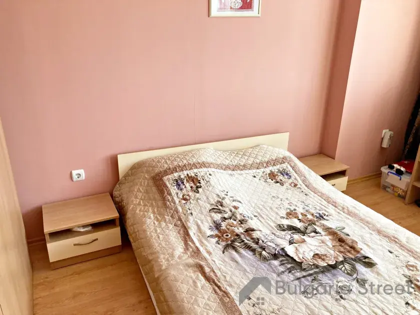 ліжко, шафа